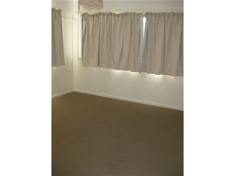 6 Donegal Street, Rockville QLD 4350