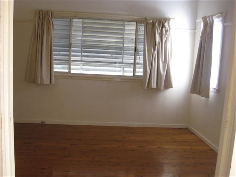 6 Donegal Street, Rockville QLD 4350