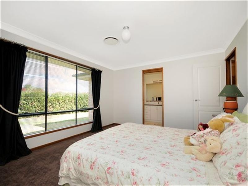 1 Emily Court, Highfields QLD 4352