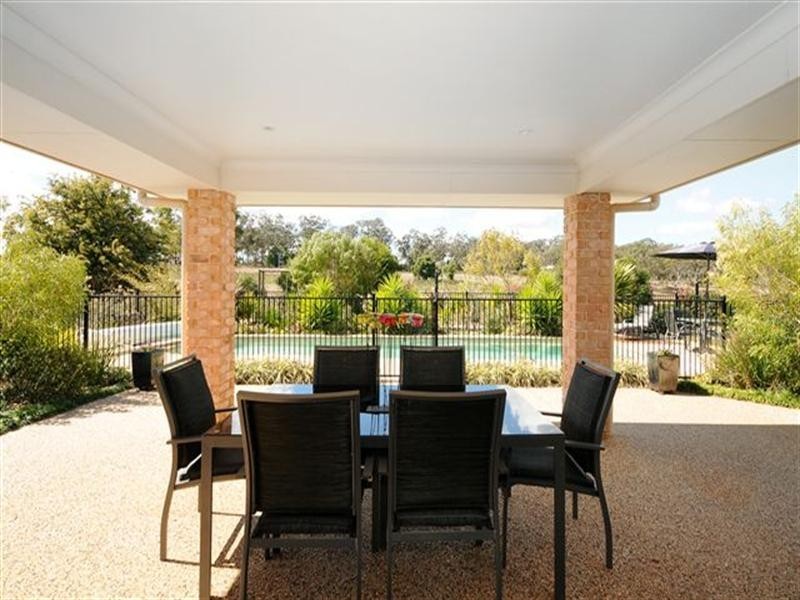 1 Emily Court, Highfields QLD 4352