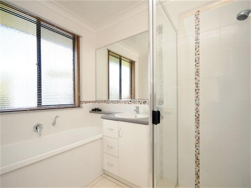 1 Emily Court, Highfields QLD 4352