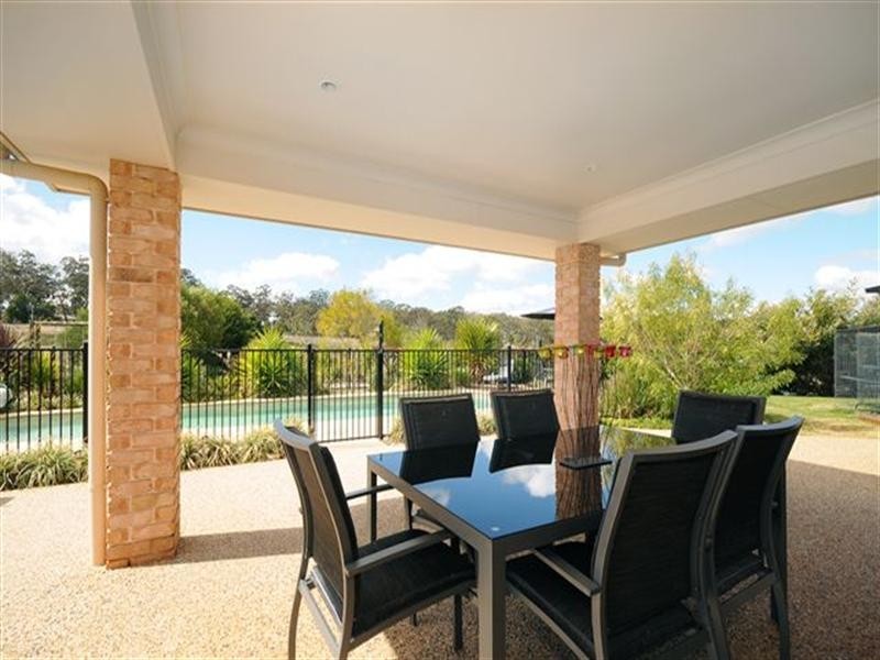 1 Emily Court, Highfields QLD 4352