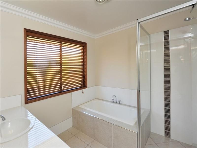 375 Mackenzie Street, Middle Ridge QLD 4350