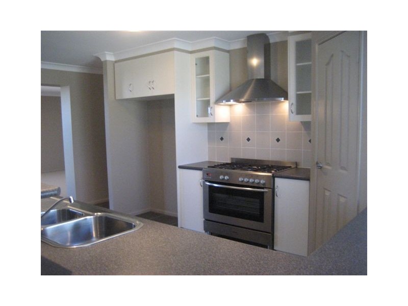 13 Shelton Crescent, Kearneys Spring QLD 4350