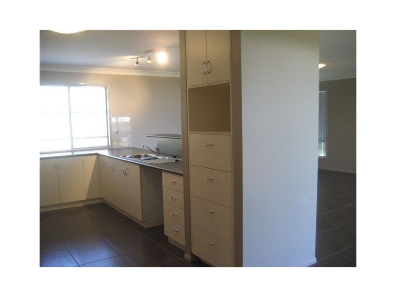 13 Shelton Crescent, Kearneys Spring QLD 4350