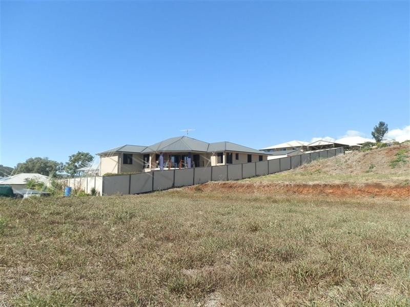 8 Carla Crescent, Westbrook QLD 4350