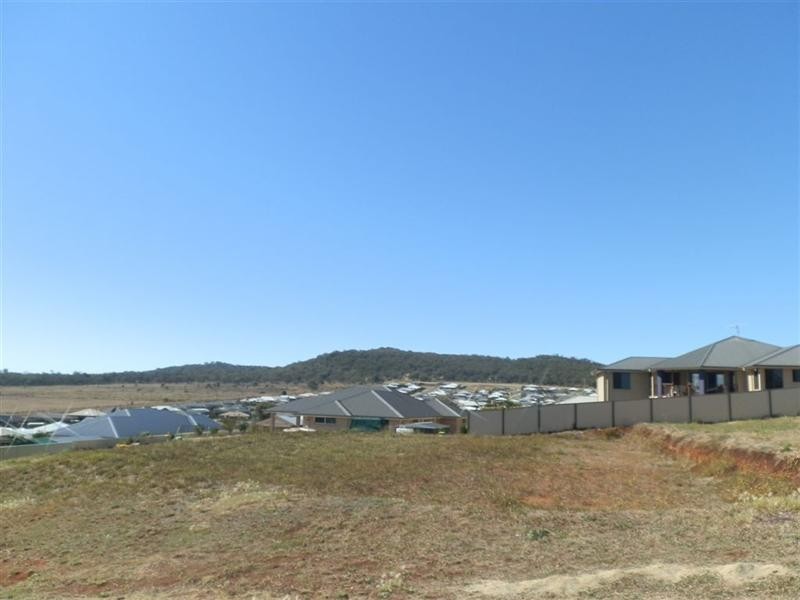 8 Carla Crescent, Westbrook QLD 4350