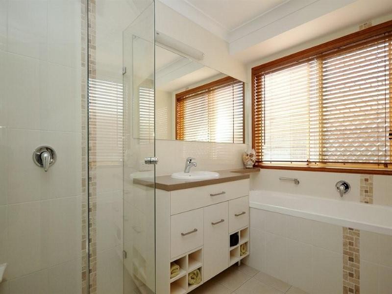 490 West Street, Kearneys Spring QLD 4350