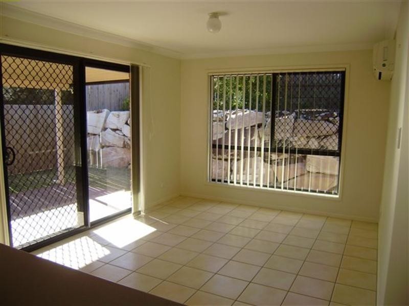 16 Wareena Crescent, Glenvale QLD 4350