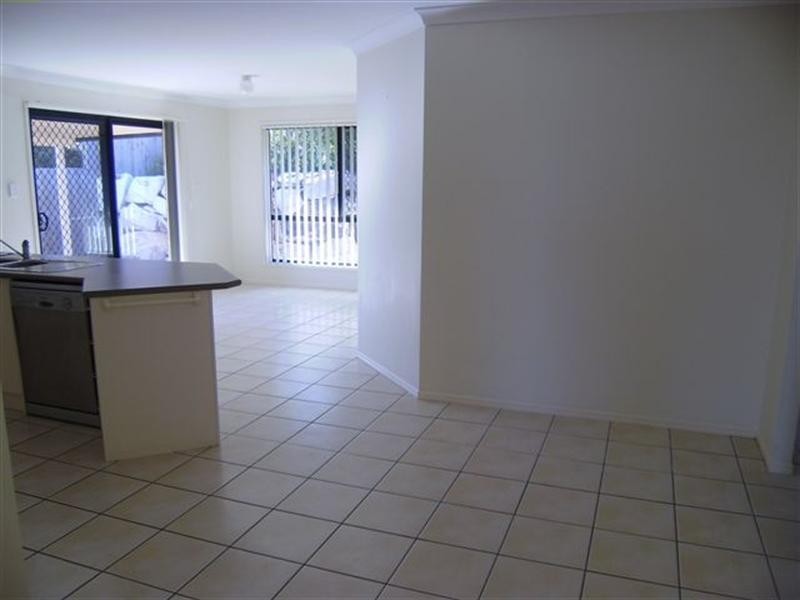 16 Wareena Crescent, Glenvale QLD 4350