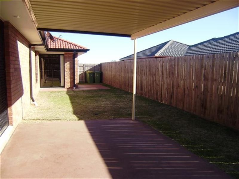 16 Wareena Crescent, Glenvale QLD 4350