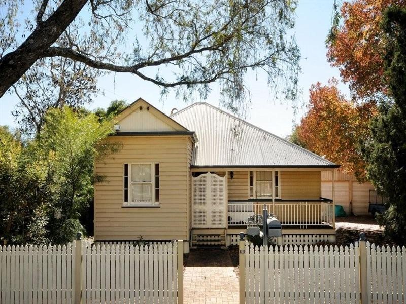 207 Russell Street, Newtown QLD 4350