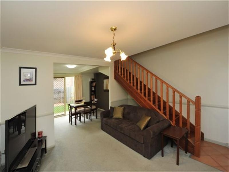 Unit 4, 58 Gordon Avenue, Newtown QLD 4350