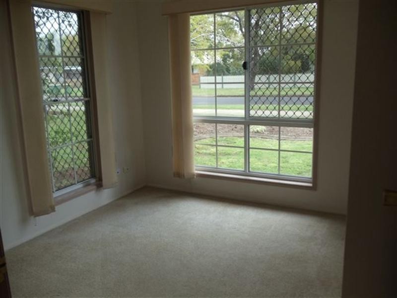 9 Cathro Street, Rockville QLD 4350