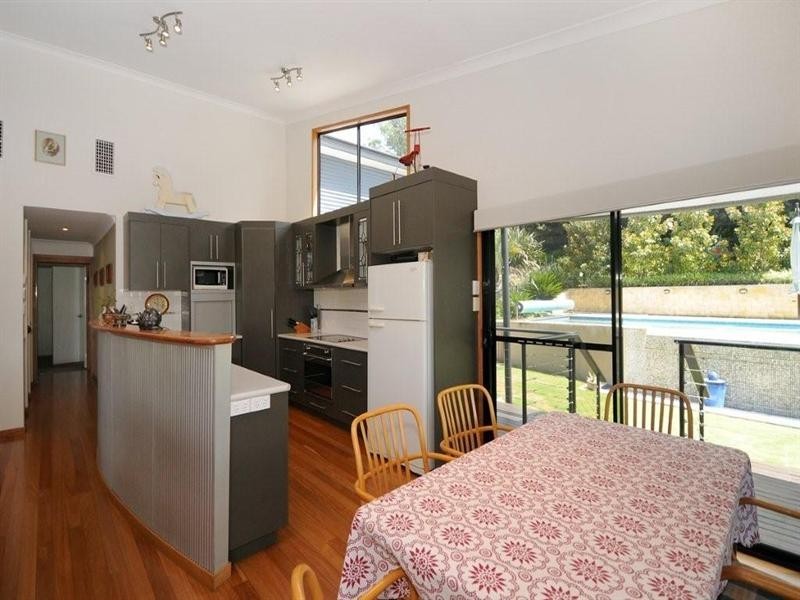 18 Flagstone Creek Road, Middle Ridge QLD 4350