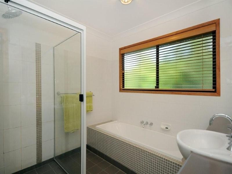 18 Flagstone Creek Road, Middle Ridge QLD 4350