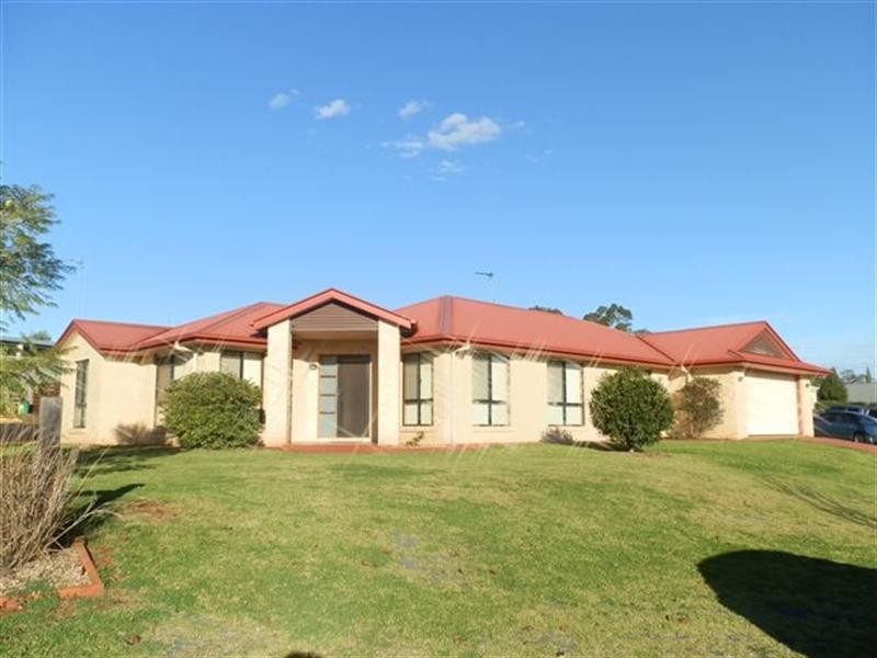 14 Ridgewood Drive, Kearneys Spring QLD 4350