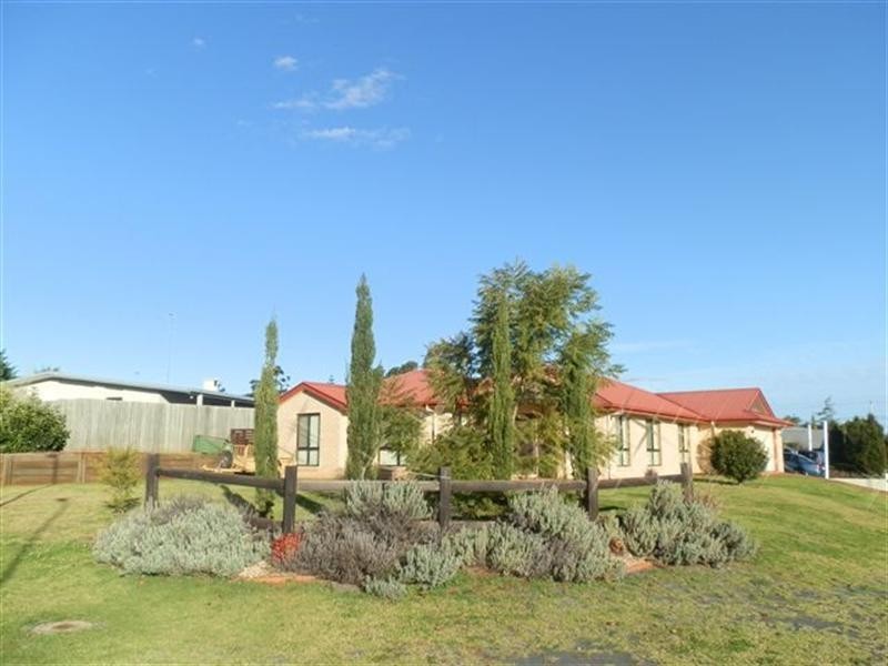 14 Ridgewood Drive, Kearneys Spring QLD 4350