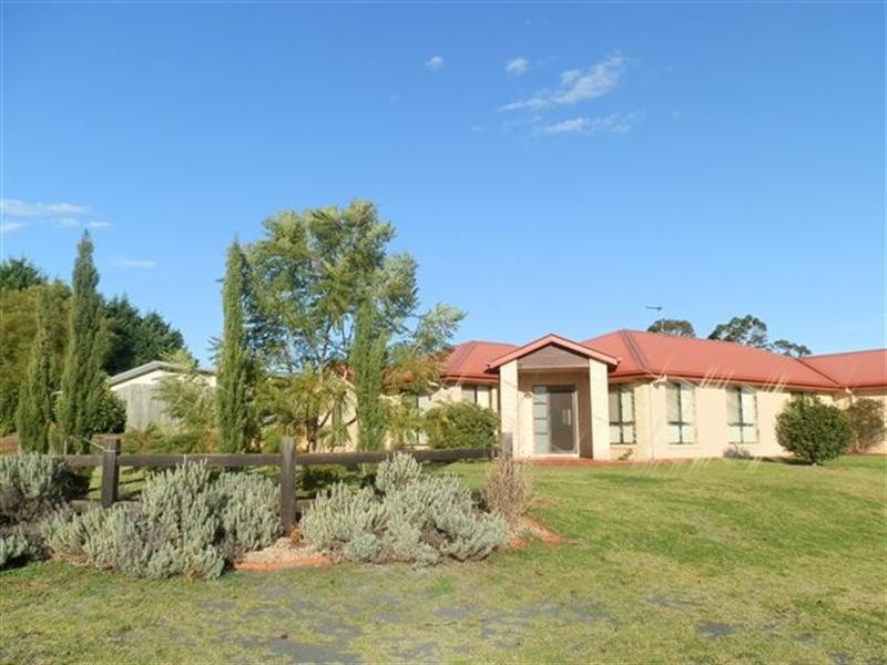 14 Ridgewood Drive, Kearneys Spring QLD 4350