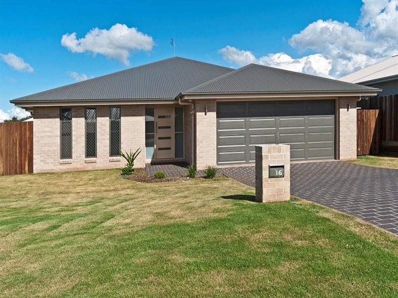 16 Pugh Street, Middle Ridge QLD 4350