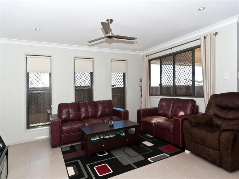 16 Pugh Street, Middle Ridge QLD 4350