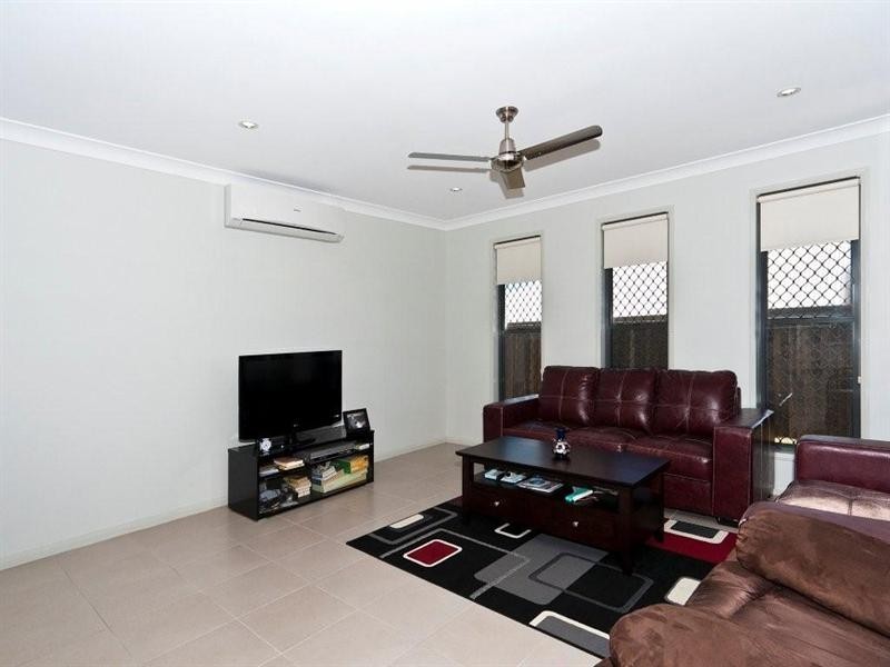 16 Pugh Street, Middle Ridge QLD 4350