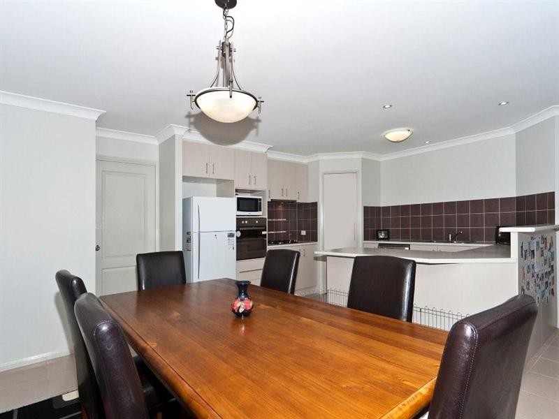 16 Pugh Street, Middle Ridge QLD 4350