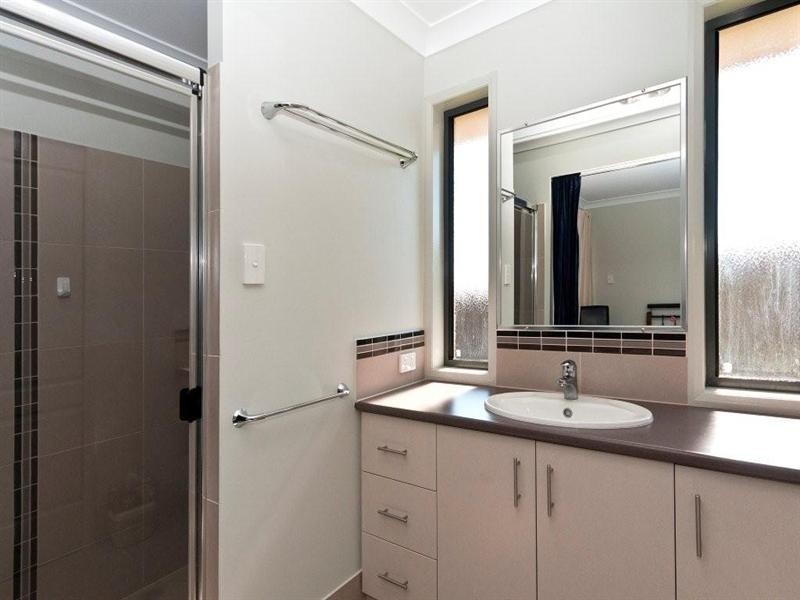 16 Pugh Street, Middle Ridge QLD 4350