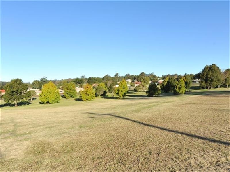 14 Karyn Street, Centenary Heights QLD 4350