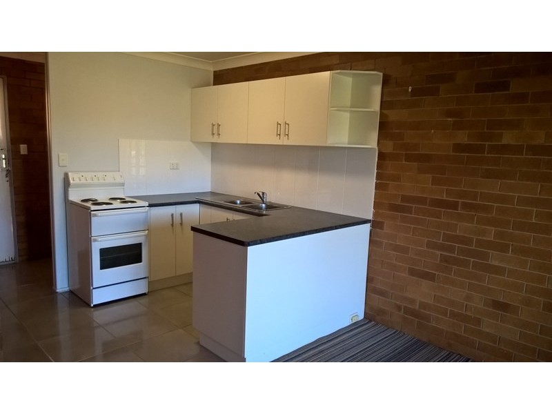 2/123 South Street, Centenary Heights QLD 4350