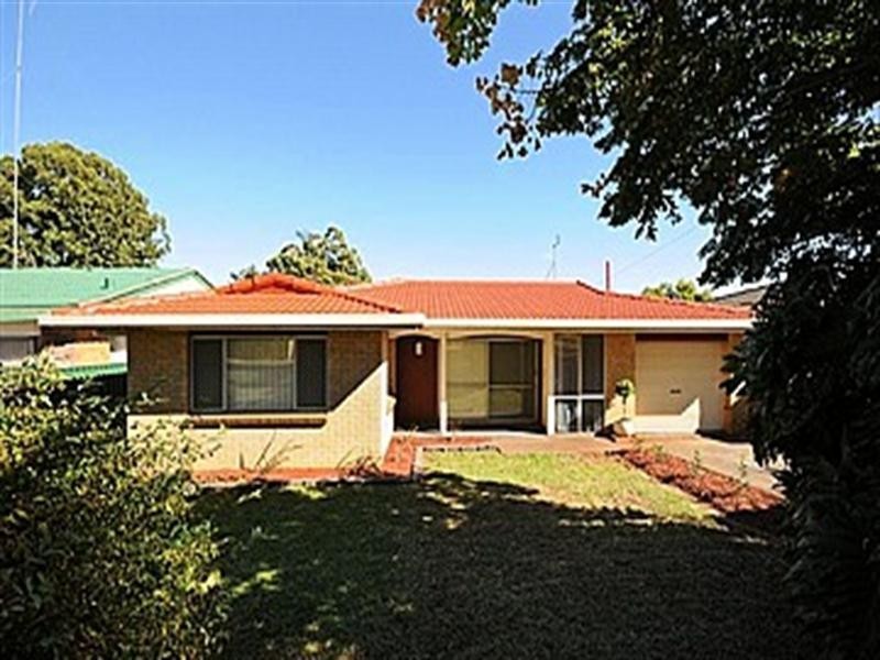 379 Hume Street, Kearneys Spring QLD 4350
