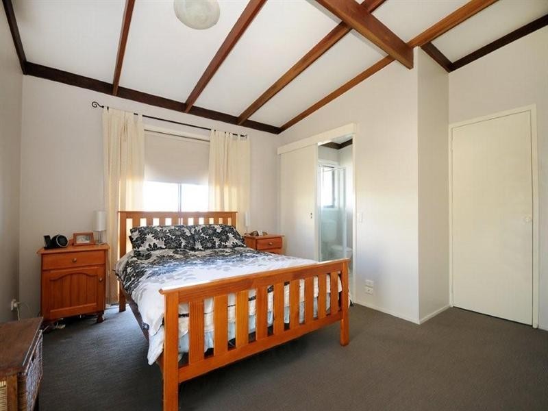 4 Page Court, Kearneys Spring QLD 4350