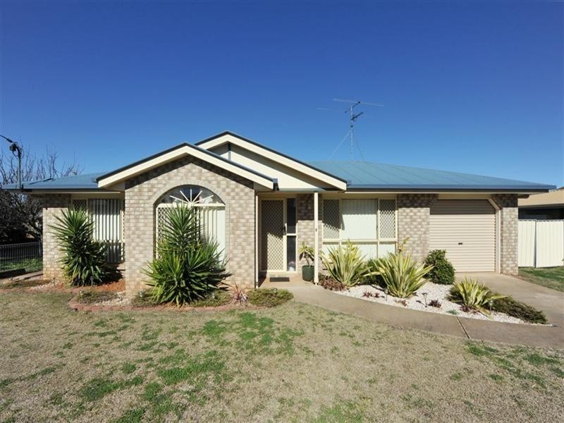 8 Gore Street, Westbrook QLD 4350