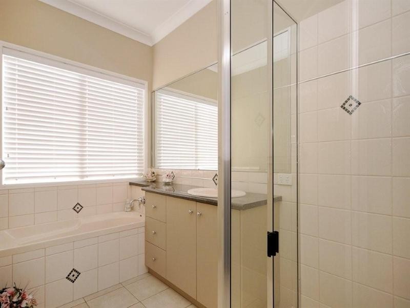 313 Ramsay Street, Middle Ridge QLD 4350