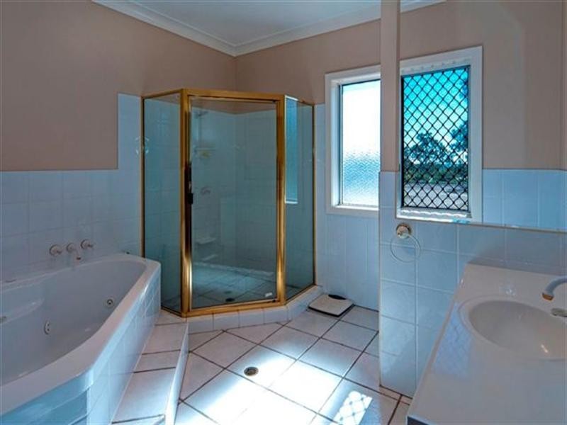 10 Cotswold Close, Cotswold Hills QLD 4350