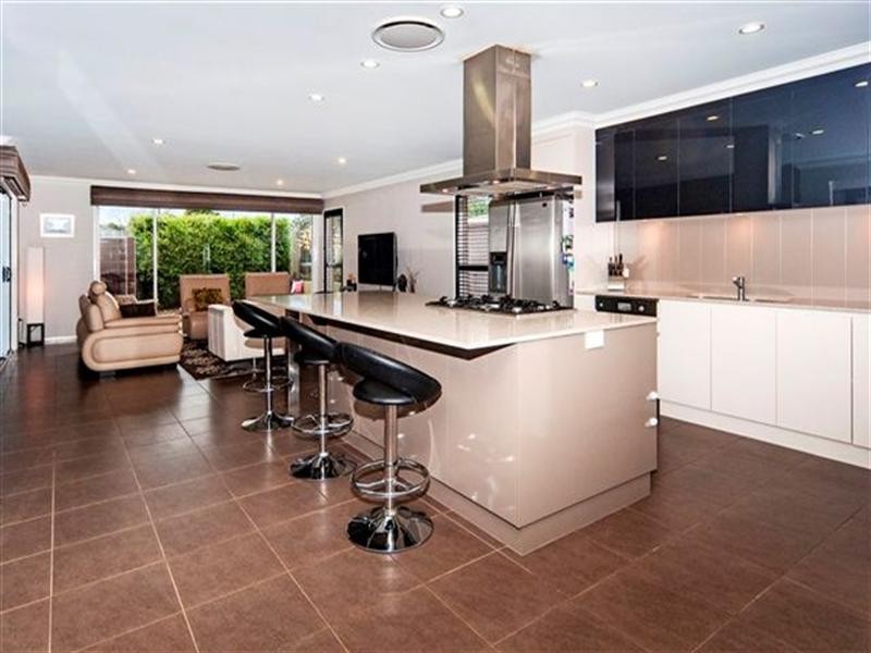 70 Wood Drive, Middle Ridge QLD 4350