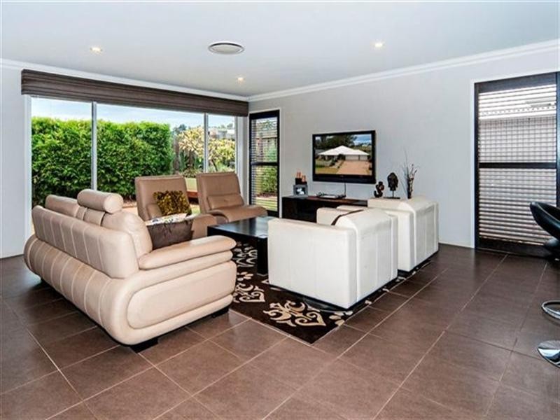 70 Wood Drive, Middle Ridge QLD 4350