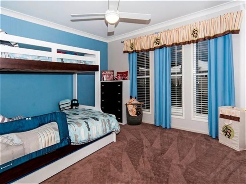 70 Wood Drive, Middle Ridge QLD 4350