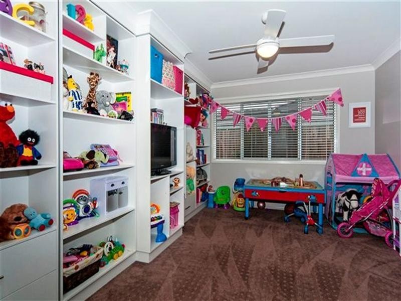 70 Wood Drive, Middle Ridge QLD 4350