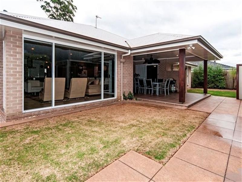 70 Wood Drive, Middle Ridge QLD 4350