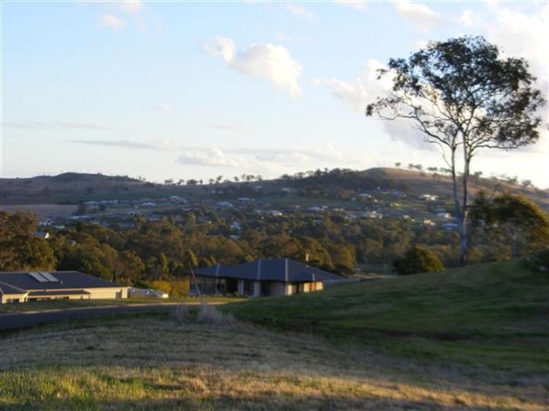 44 Beauly Drive, Top Camp QLD 4350