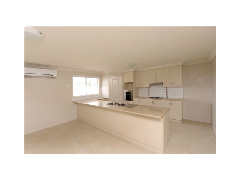 12 Highcourt Drive, Wilsonton Heights QLD 4350