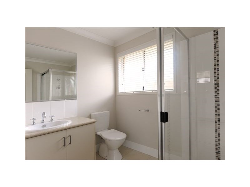 12 Highcourt Drive, Wilsonton Heights QLD 4350