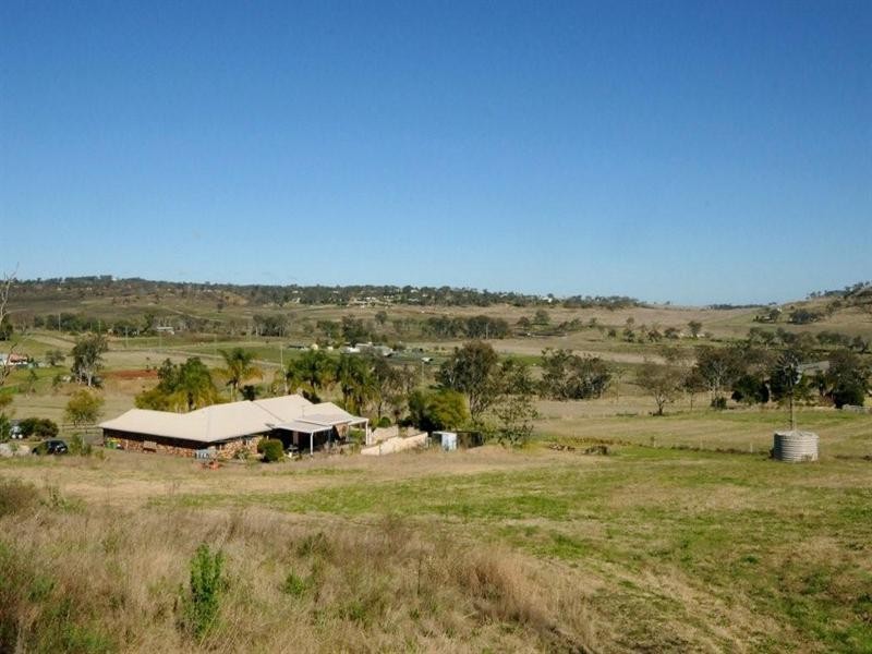 124 Boundary Street (Off Ganzer Road), Cranley QLD 4350