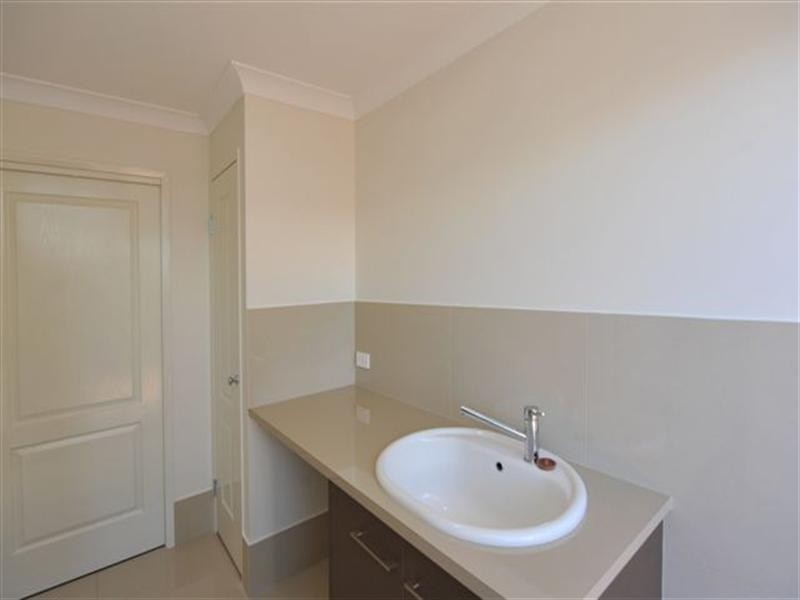 19 Stedman Street, Middle Ridge QLD 4350