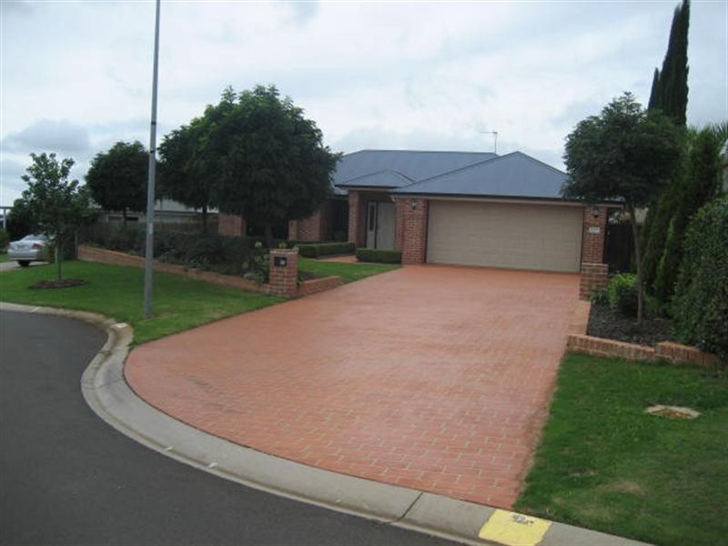 28 Menzies Street, Middle Ridge QLD 4350