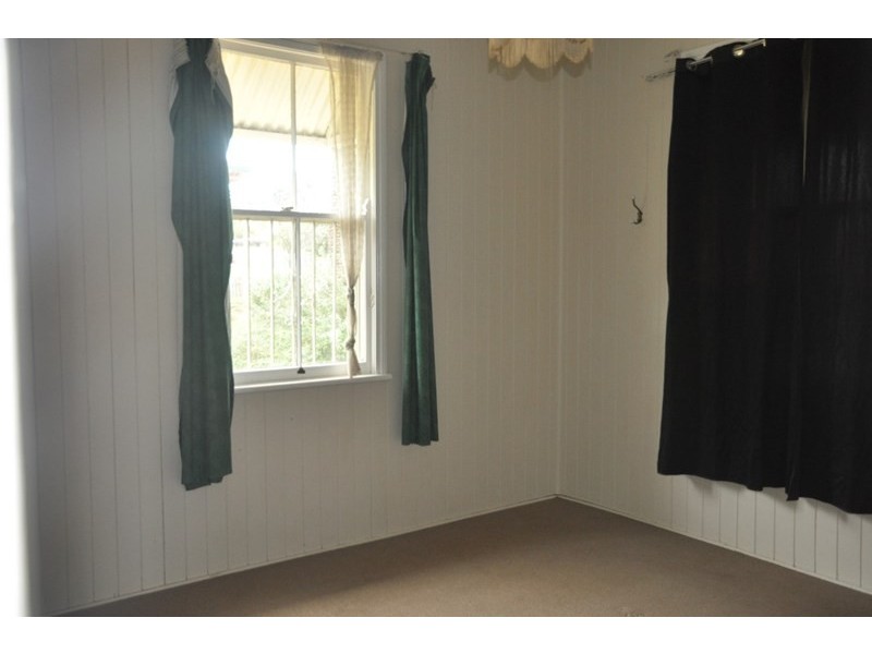 6 Gostwyck Street, Newtown QLD 4350