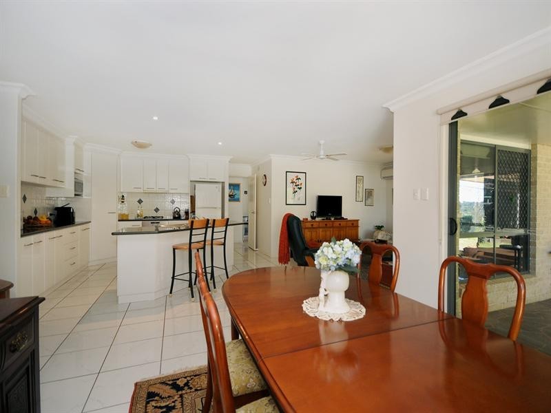 16 Holly Avenue, Highfields QLD 4352