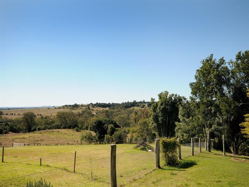 16 Holly Avenue, Highfields QLD 4352