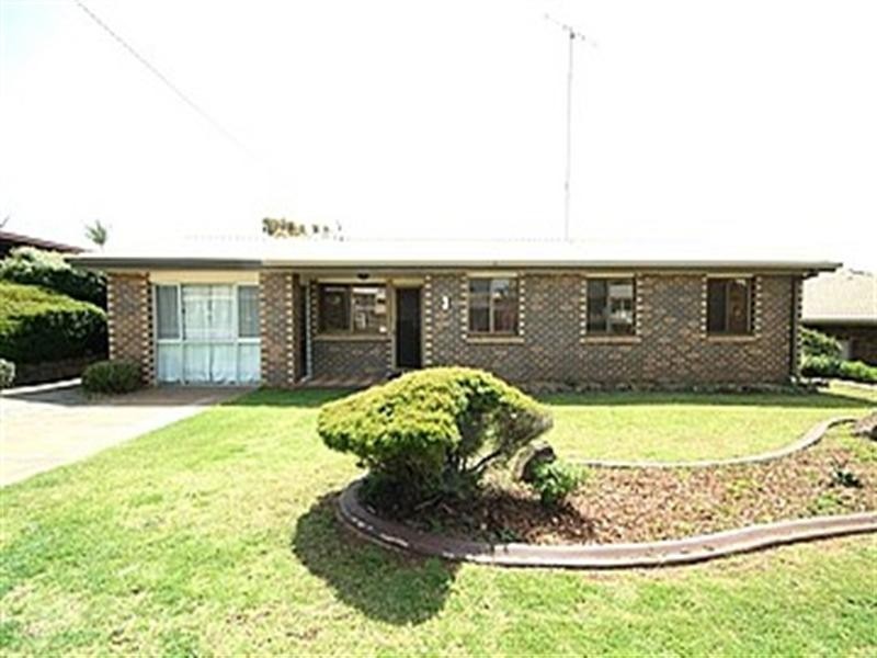 3 Kratzmann Court, Kearneys Spring QLD 4350